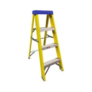 4 TREAD FIBREGLASS STEP LADDER